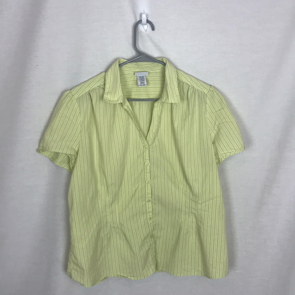 3/30 Jaclyn smith button down blouse - Picture 1 of 4